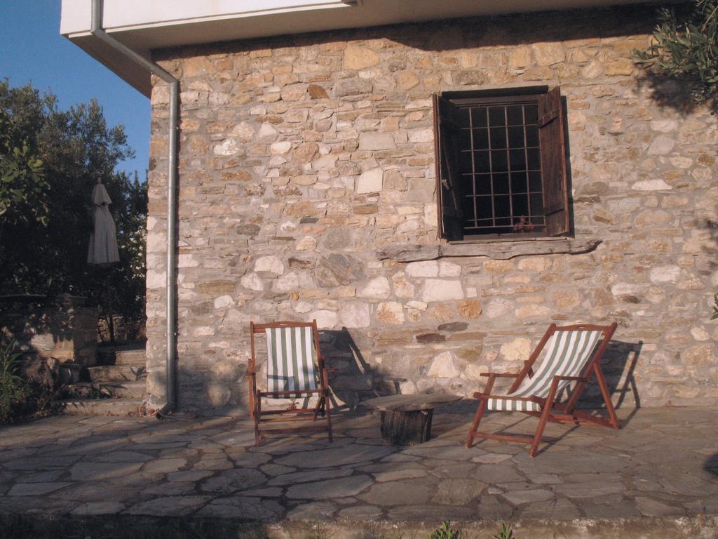 Traditional Stonehouse Potistika Bagian luar foto