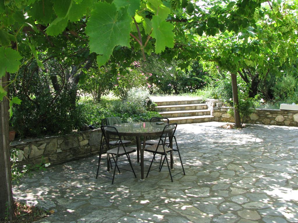 Traditional Stonehouse Potistika Bagian luar foto