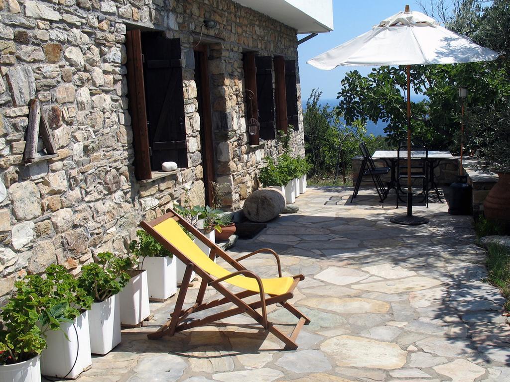 Traditional Stonehouse Potistika Bagian luar foto