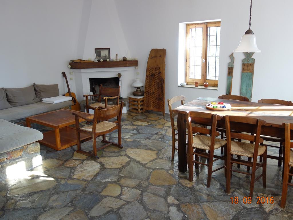 Traditional Stonehouse Potistika Bagian luar foto